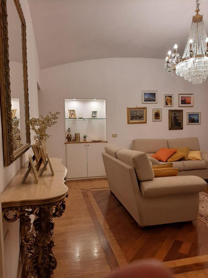 Hotel La Casa Di Francesca Neapol Zewnętrze zdjęcie